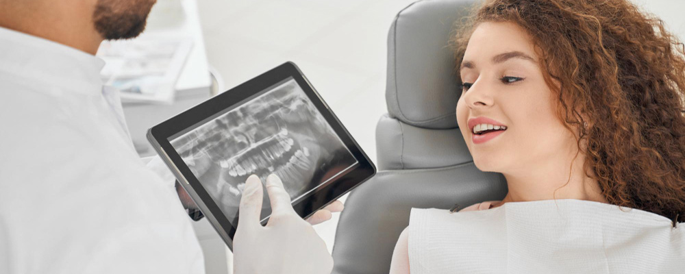 İmplant dişlerin takma dişlere göre avantajı nedir?