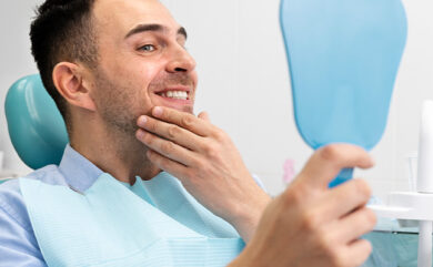 Welche Vorteile haben Zahnimplantate gegenüber herkömmlichem Zahnersatz?