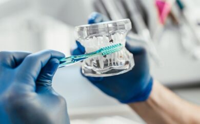 Wie wird entschieden, welche Prothese auf dem Implantat platziert werden soll?