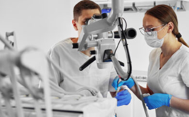 Erhalten Sie aktuelle Informationen zu Implantatpreisen in Istanbul. Erreichen Sie ein gesundes Lächeln mit erschwinglichen Optionen, erfahrenen Ärzten und hochwertigen Lösungen.